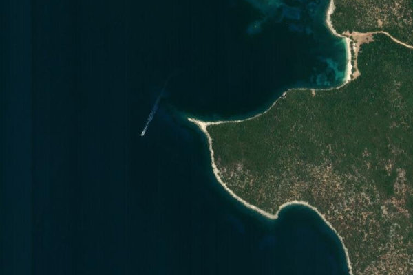 Satellitenbild der Umgebung von Ákra Peteinós