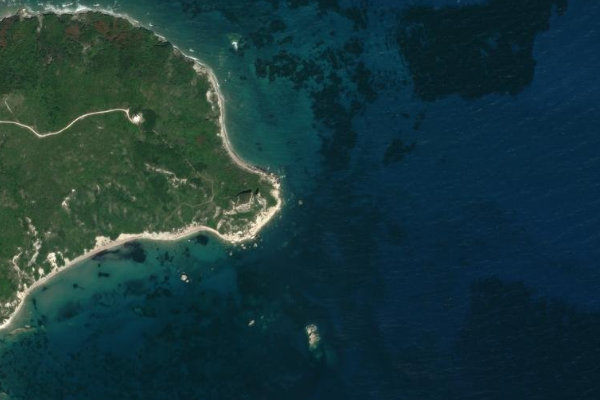 Satellitenbild der Umgebung von Ákra Kastrí