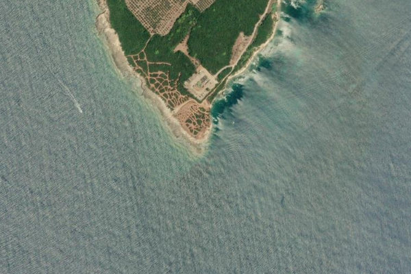 Satellitenbild der Umgebung von Ákra Katákolo
