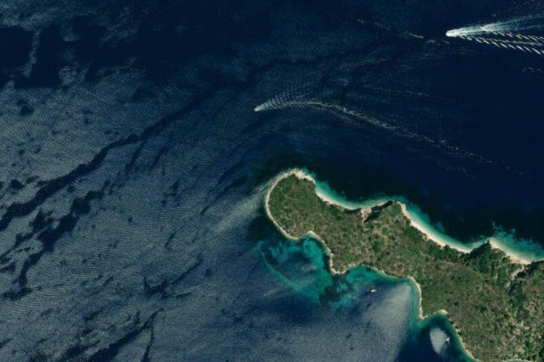 Satellitenbild der Umgebung von Ákra Skínos