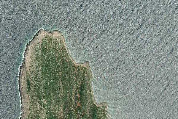 Satellitenbild der Umgebung von Stenó Methónis
