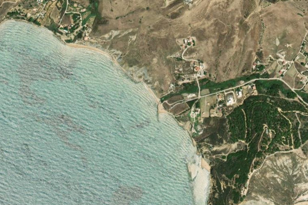 Δορυφορική εικόνα της περιοχής γύρω από Vallone Forte