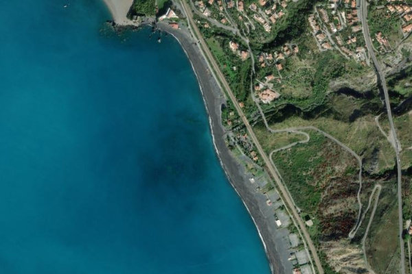 Δορυφορική εικόνα της περιοχής γύρω από Fiuzzi