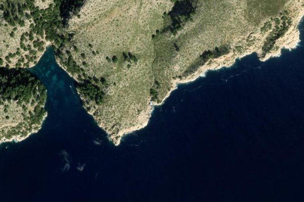 Δορυφορική εικόνα της περιοχής γύρω από canal de s'Avenc