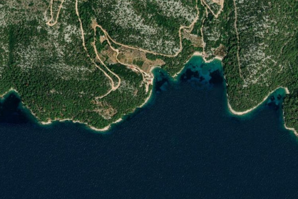 Δορυφορική εικόνα της περιοχής γύρω από Srhov Dolac