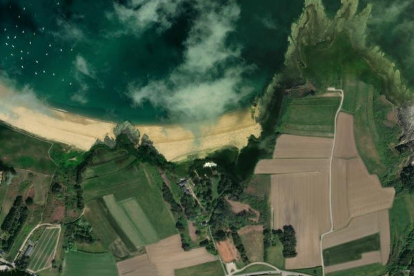 Δορυφορική εικόνα της περιοχής γύρω από Plage de la Touesse