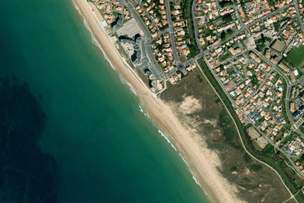Δορυφορική εικόνα της περιοχής γύρω από Grande Plage (Saint-Gilles-Croix-de-Vie)