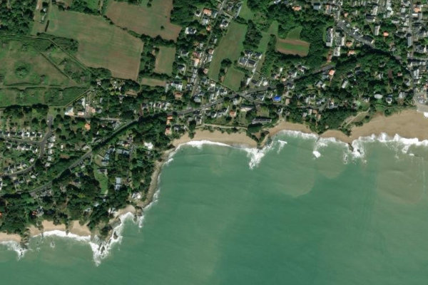 Δορυφορική εικόνα της περιοχής γύρω από Plage du Grand Traict