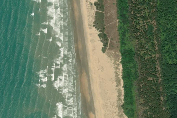Δορυφορική εικόνα της περιοχής γύρω από Grande plage (naturiste)