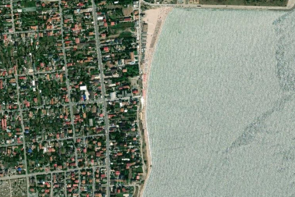 Δορυφορική εικόνα της περιοχής γύρω από Plaja 2 Mai