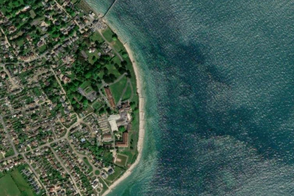 Δορυφορική εικόνα της περιοχής γύρω από Bembridge Beach