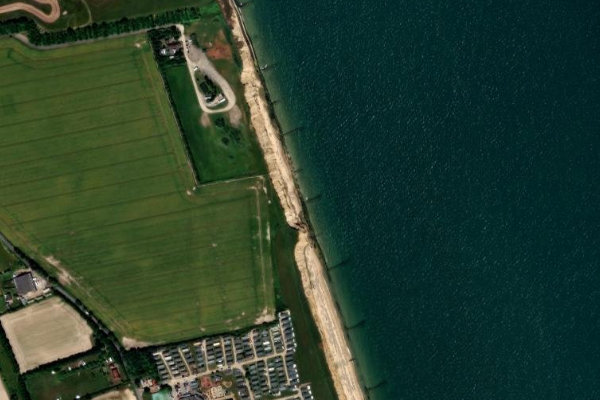 Δορυφορική εικόνα της περιοχής γύρω από Corton Cliffs