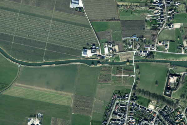 Δορυφορική εικόνα της περιοχής γύρω από Linge (Doornenburg)