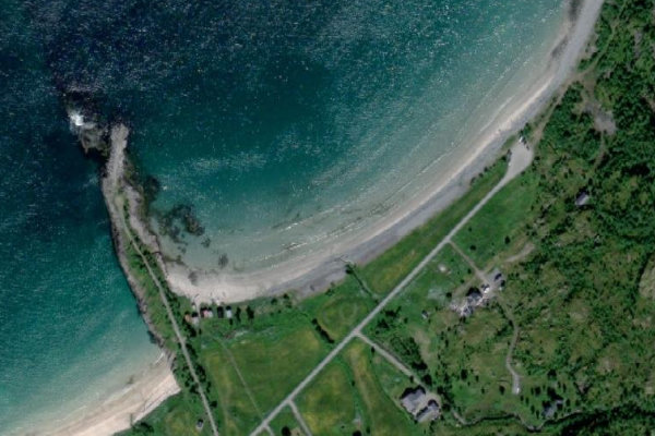 Δορυφορική εικόνα της περιοχής γύρω από Aglapsvik · ακτή