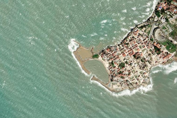 Δορυφορική εικόνα της περιοχής γύρω από Side Lighthouse