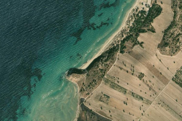 Δορυφορική εικόνα της περιοχής γύρω από Papaz Plajı