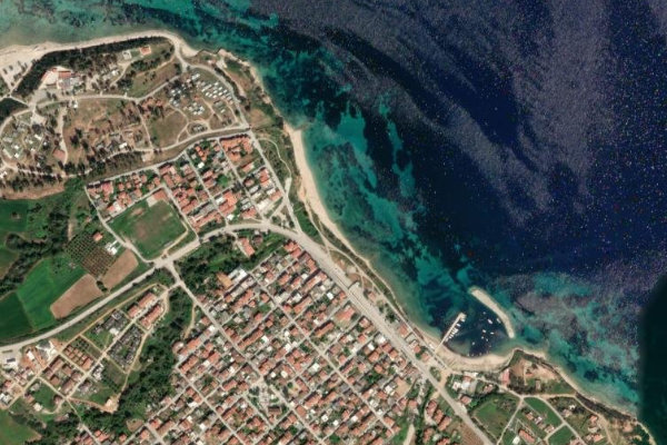 Δορυφορική εικόνα της περιοχής γύρω από Nea Fokea Beach