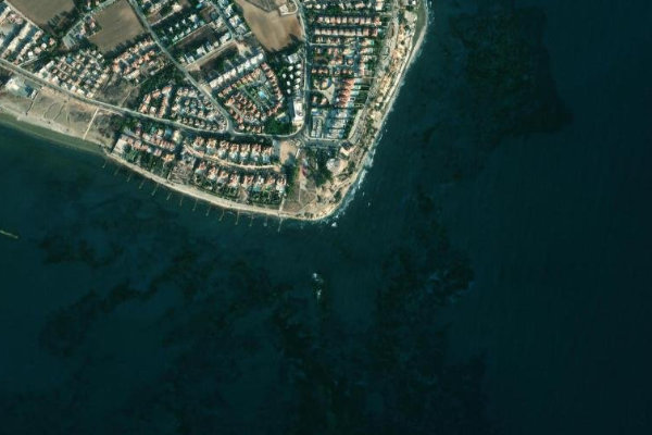Δορυφορική εικόνα της περιοχής γύρω από Faros Beach