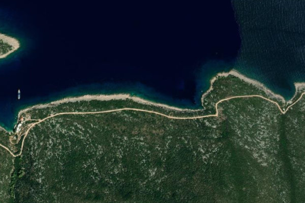 Satellite image of the area around Pokrivenik