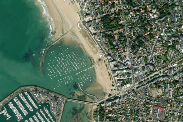 Satellite image of the area around Port d'Échouage