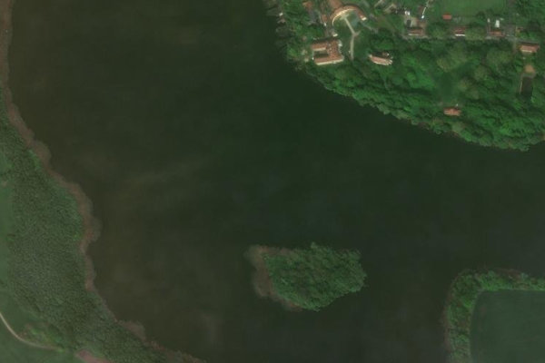 Satellite image of the area around Ivenacker See