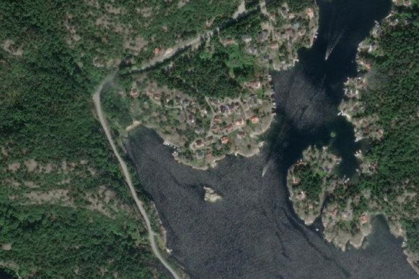 Satellite image of the area around Fløa