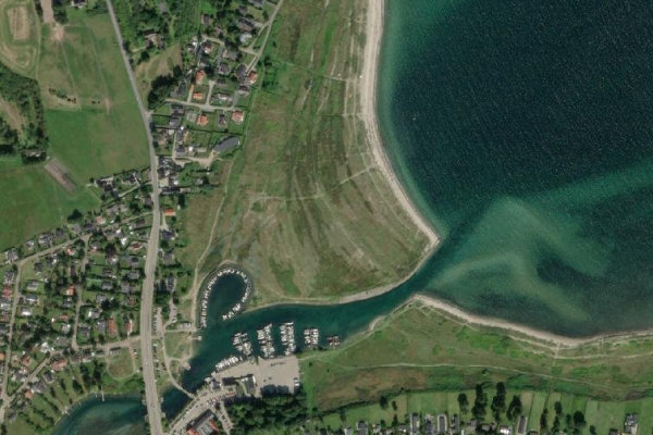 Satellite image of the area around Bro 4