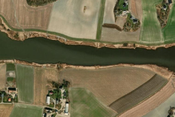 Satellite image of the area around Skinnerflo
