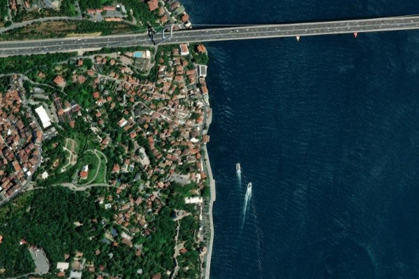Satellite image of the area around Rumeli Hisarı İskelesi
