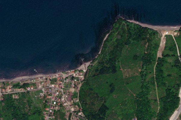 Satellite image of the area around Karaburun Plajı Kıyısı