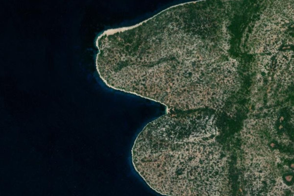 Satellite image of the area around Karmpiás Vála