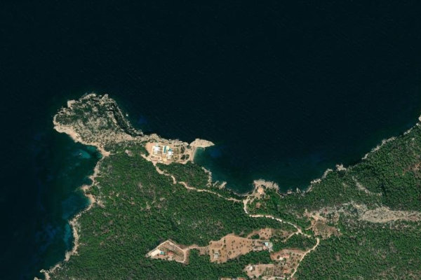Satellite image of the area around Stérna