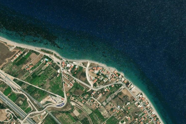 Satellite image of the area around Paralía