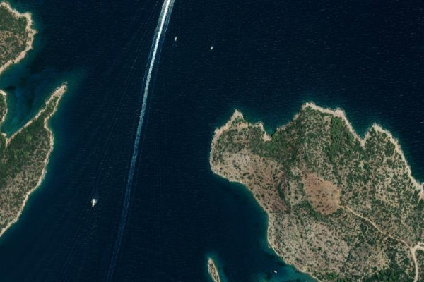 Satellite image of the area around Ákra Ntána