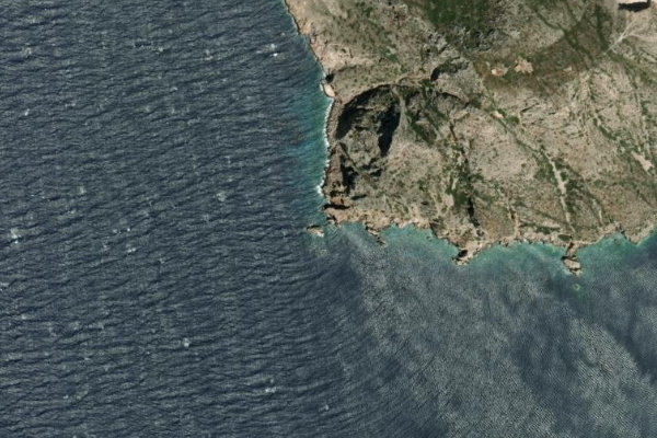 Satellite image of the area around Ákra Genoúpa