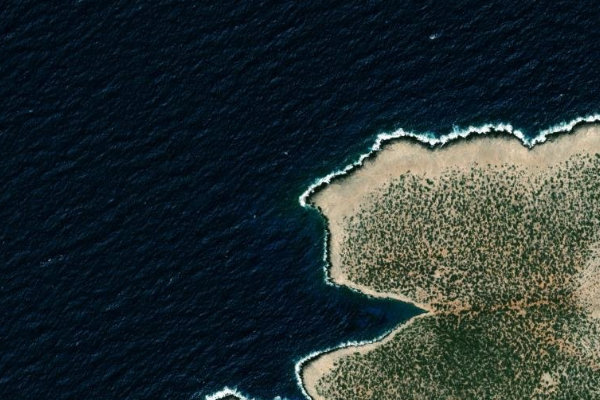 Satellite image of the area around Ákra Álatos