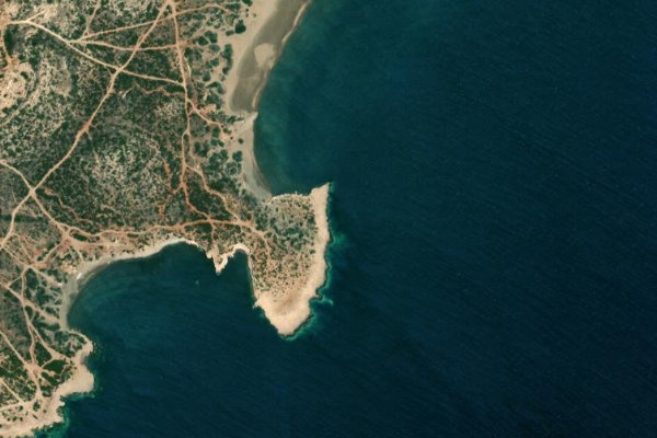 Satellite image of the area around Ákra Nísos