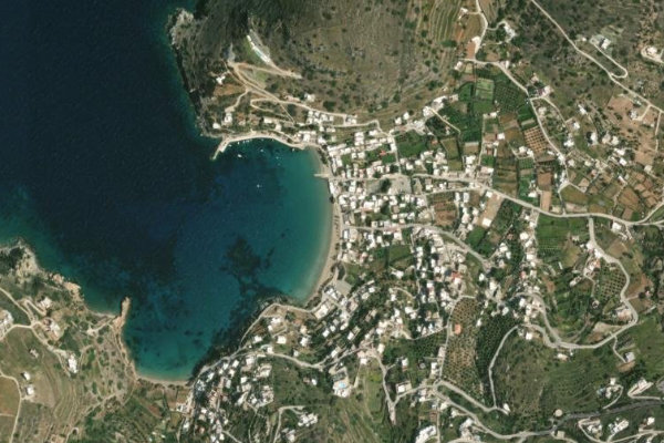 Satellite image of the area around Kínion