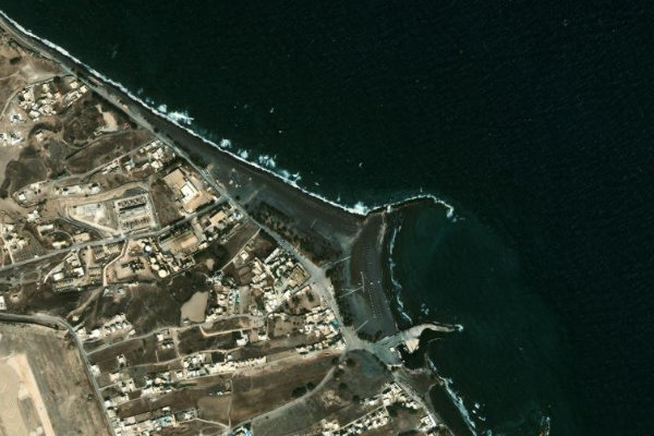 Satellite image of the area around Monólithos