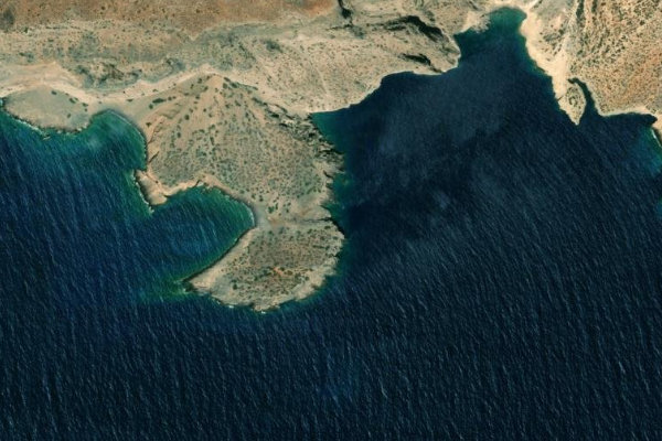 Satellite image of the area around Ákra Trachíli