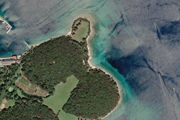 Imagen de satélite del entorno de Plaža Saluga