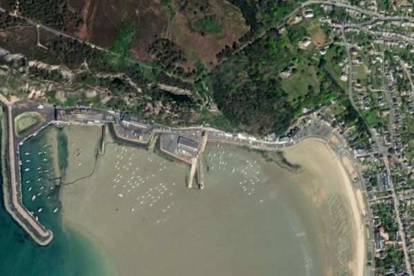 Imagen de satélite del entorno de Port d'Erquy