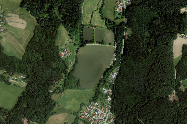 Imagen de satélite del entorno de Hubertusteiche (Graz)
