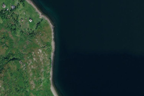 Imagen de satélite del entorno de Russelv - Ruoššajohka · costa