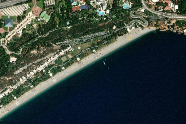 Imagen de satélite del entorno de Konyaaltı Plajı