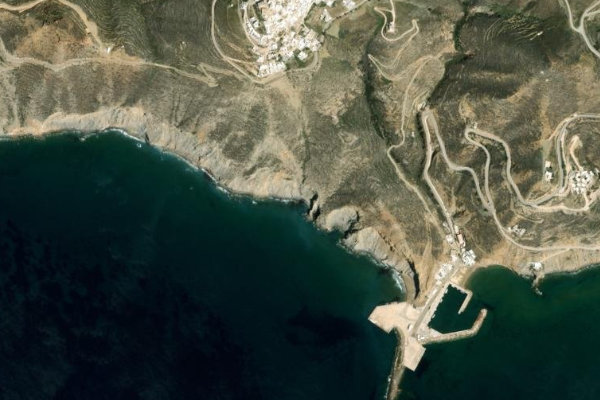 Imagen de satélite del entorno de Anafi · puerto