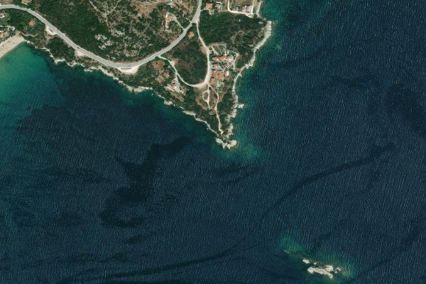 Imagen de satélite del entorno de Ákra Saránta