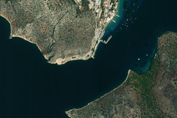 Imagen de satélite del entorno de Stenó Toloú