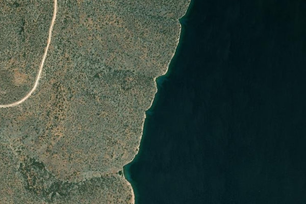 Imagen de satélite del entorno de Órmos Vathý