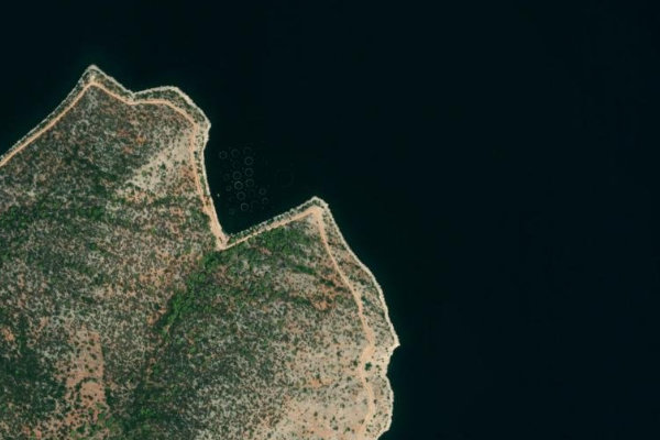 Imagen de satélite del entorno de Ákra Speirí